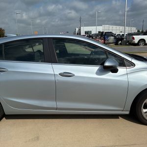 2017 Chevrolet CRUZE LT AUTO — миниатюра 11