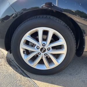 2019 KIA SOUL + thumbnail 17