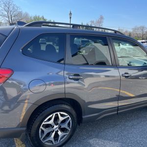 SUBARU FORESTER PREMIUM - 9