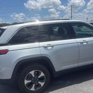 صورة 9 لـ 2024 JEEP GRAND CHEROKEE 4XE