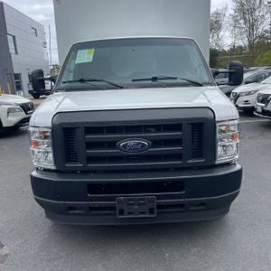 FORD E-350 CUTAWAY - 10
