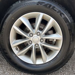 2017 KIA SORENTO LX thumbnail 18