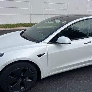 TESLA MODEL 3 BASE - 2