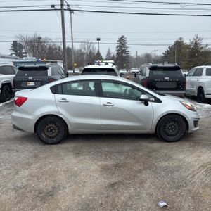 KIA RIO LX - 10