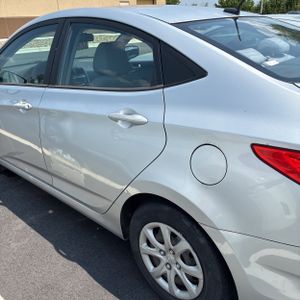 2013 Hyundai ACCENT GLS — фото 5