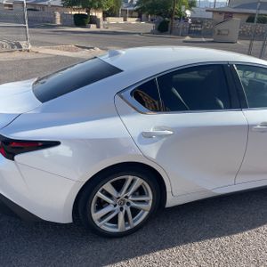 2022 Lexus IS 300 BASE — фото 9
