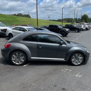 2012 Volkswagen BEETLE 2.5L PZEV — фото 10