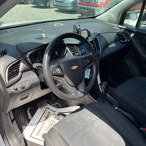 2020 Chevrolet TRAX LS — миниатюра 36