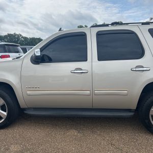 CHEVROLET TAHOE LS - 4
