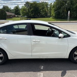 2018 KIA FORTE LX — миниатюра 11