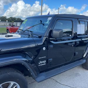 2022 JEEP WRANGLER UNLIMITED SAHARA 照片 2