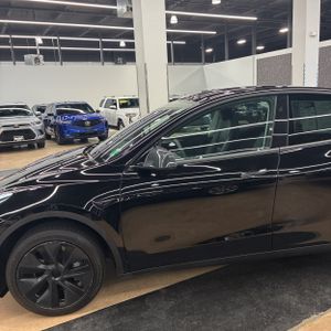 TESLA MODEL Y LONG RANGE - 2