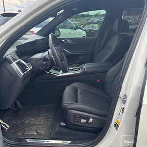 صورة مصغرة 32 لـ 2024 BMW X7 XDRIVE40I