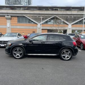 MERCEDES-BENZ GLA - 3