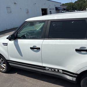 2017 KIA SOUL + — фото 3