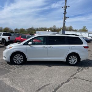 TOYOTA SIENNA - 3