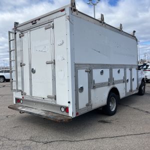 FORD E-350 CUTAWAY - 8