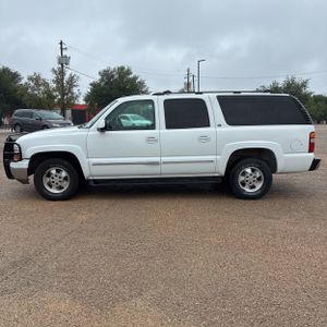 CHEVROLET SUBURBAN - 3