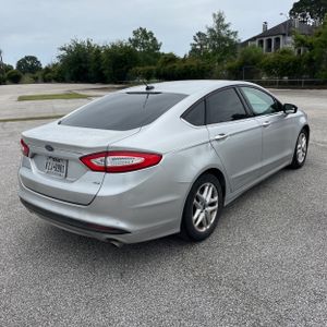 FORD FUSION SE - 8