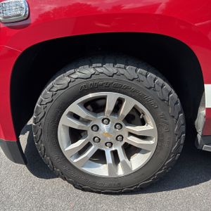 2016 Chevrolet SUBURBAN LS thumbnail 17