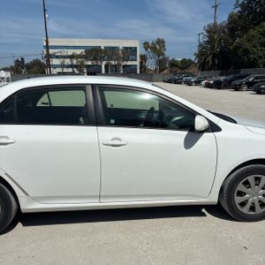 2011 Toyota COROLLA LE — миниатюра 11