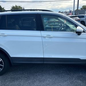 2019 Volkswagen TIGUAN SE 4MOTION — фото 11
