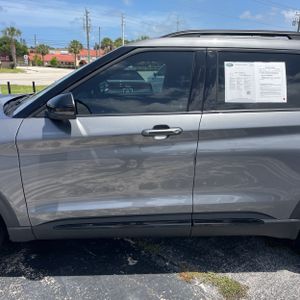 FORD EXPLORER ST - 4