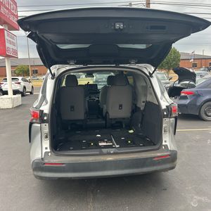 2022 Toyota SIENNA LE 8-PASSENGER 照片 42