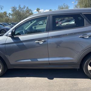 HYUNDAI TUCSON SPORT - 4