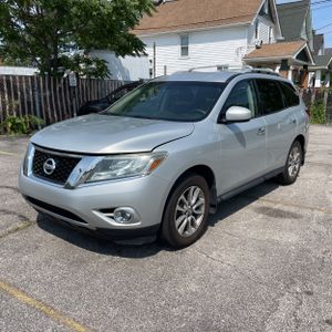 2015 Nissan PATHFINDER SV photo 1