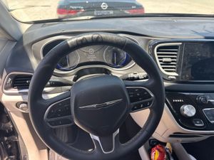صورة 1 لـ 2023 Chrysler PACIFICA TOURING L