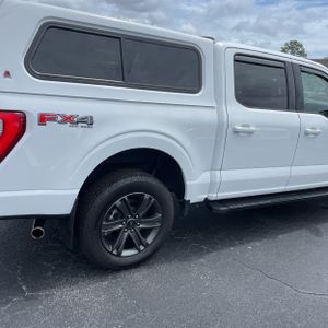 2023 FORD F-150 LARIAT photo 9