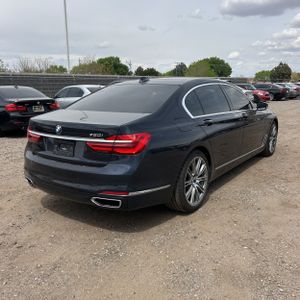 BMW 7-SERIES - 8
