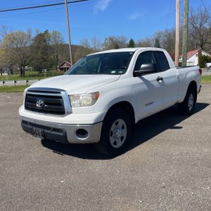 TOYOTA TUNDRA - 1