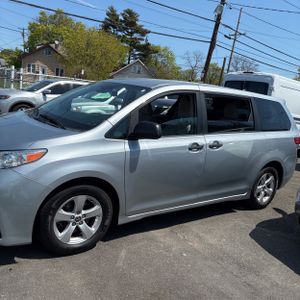 TOYOTA SIENNA - 3
