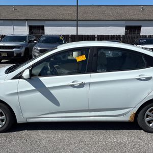 HYUNDAI ACCENT GLS - 4