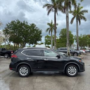 NISSAN ROGUE SV - 10