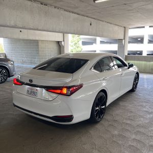 LEXUS ES 300H F SPORT HANDLING - 8