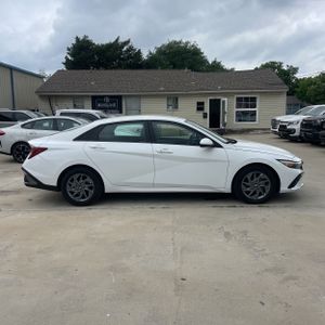 HYUNDAI ELANTRA SEL - 10