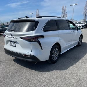 TOYOTA SIENNA - 8