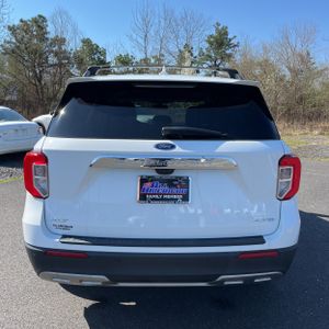 FORD EXPLORER XLT - 7