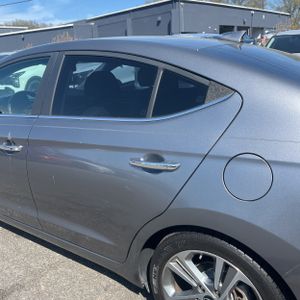 HYUNDAI ELANTRA LIMITED - 6