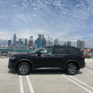 NISSAN PATHFINDER SV - 3