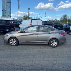 HYUNDAI ACCENT GLS - 3