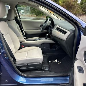 2016 Honda HR-V LX photo 33