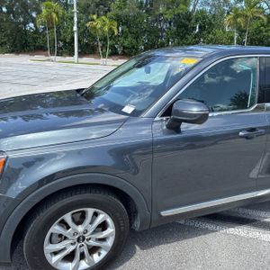 2020 KIA TELLURIDE LX photo 2