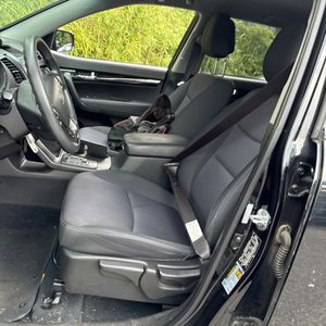 2011 KIA SORENTO LX — миниатюра 31