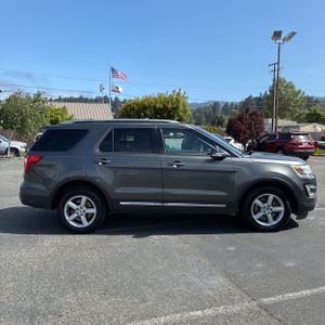 FORD EXPLORER XLT - 10