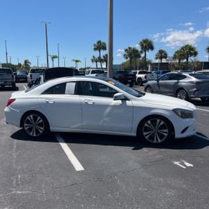 MERCEDES-BENZ CLA - 10