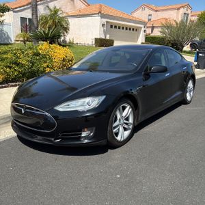 TESLA MODEL S BASE - 1
